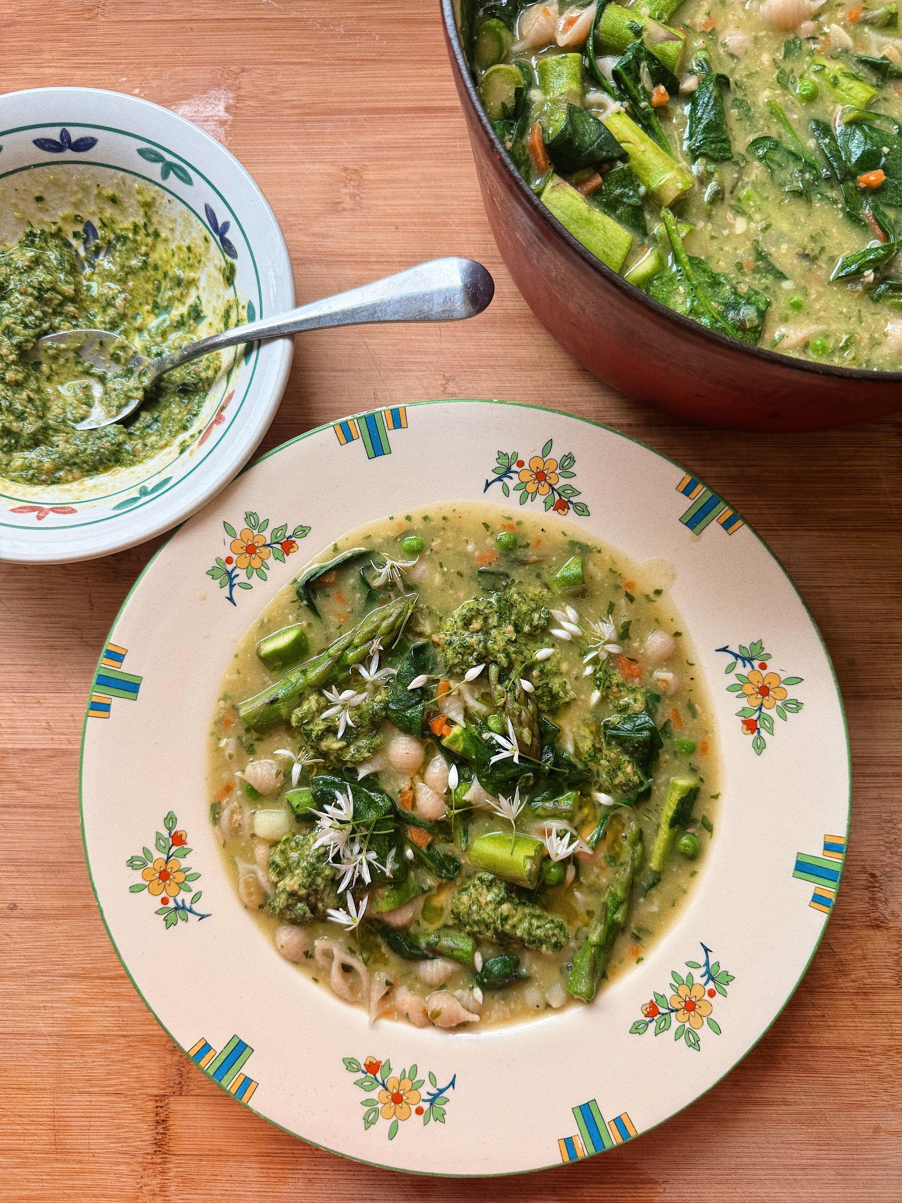 Green minestrone with wild garlic pesto